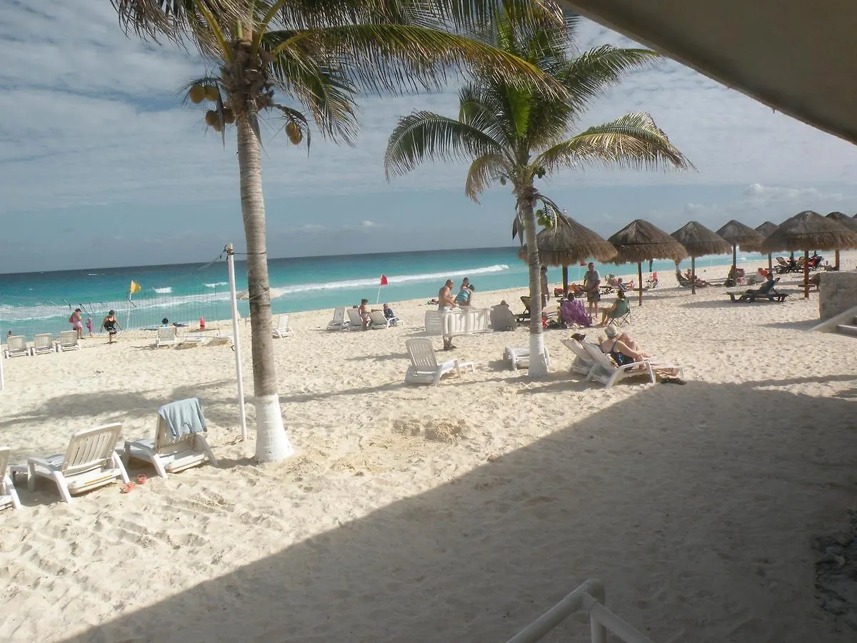Cancun Beach Aparthotel By Solymar 2*,
